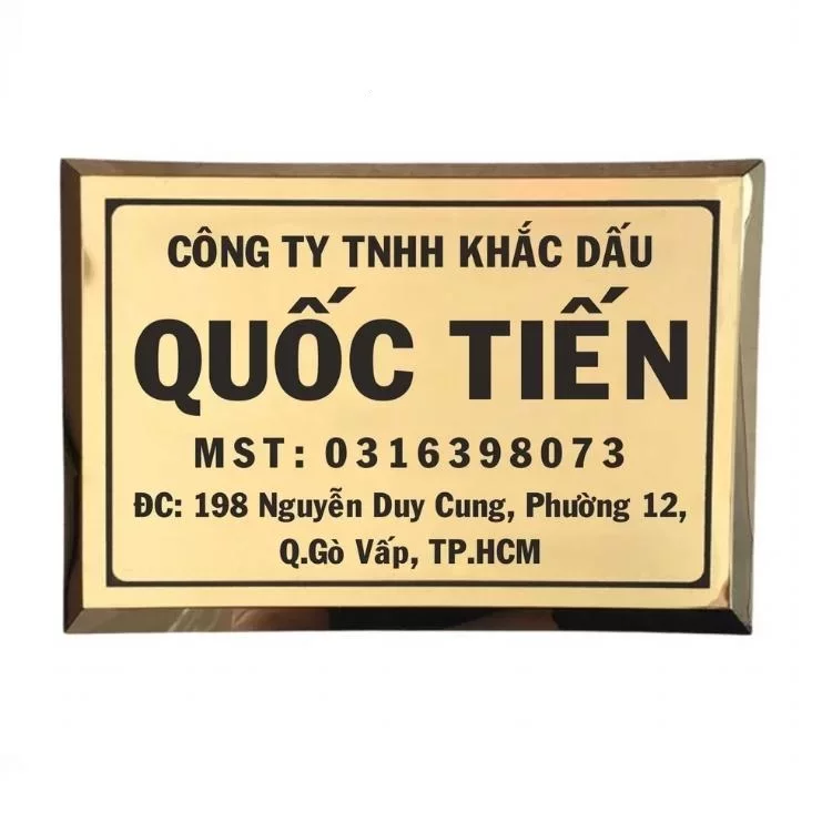Bảng inox vàng gương có chân | condau.com.vn